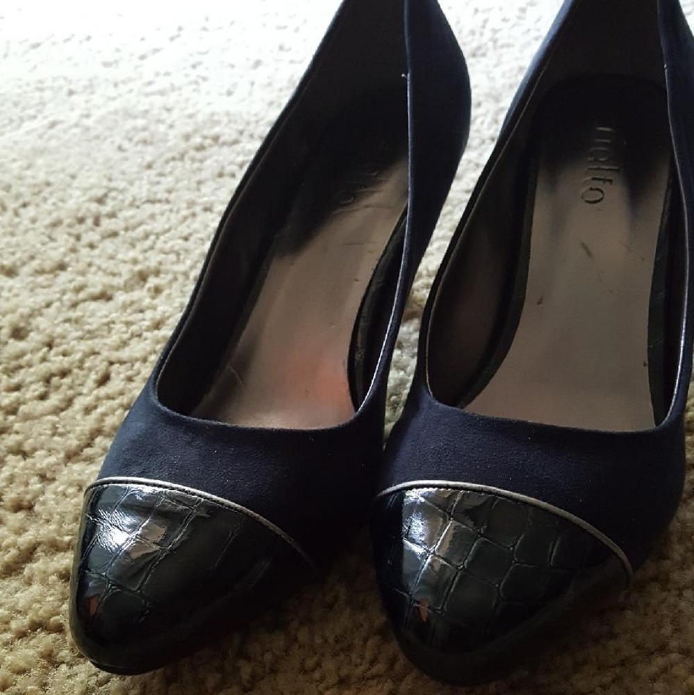 Shoes - Picture 2 of 3